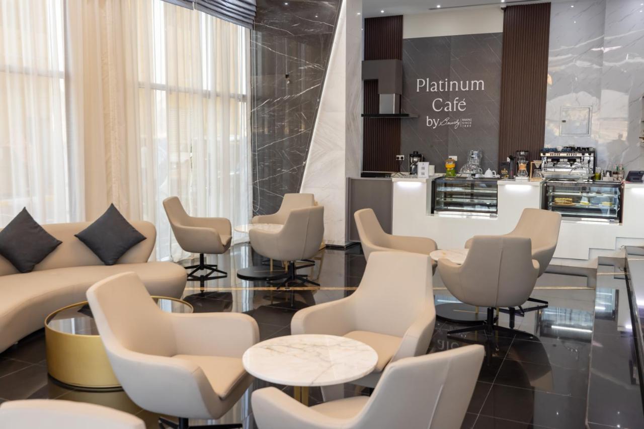Platinum Coast Hotel Apartments 푸자이라 외부 사진 Platinum Cafe