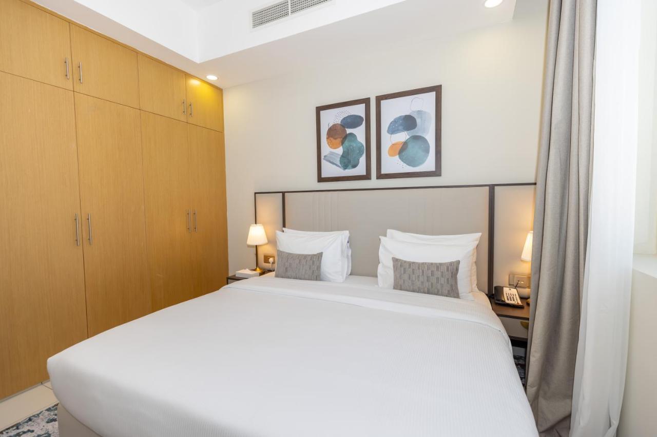 Platinum Coast Hotel Apartments 푸자이라 외부 사진 A bedroom at the hotel